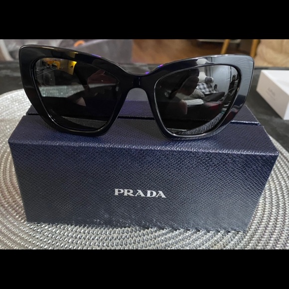 Brand New Women’s Prada Sunglasses PR 08VS 1AB 5S0 - Picture 4 of 11